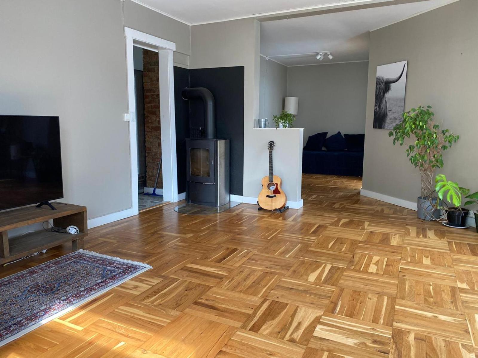 Central, Spacious And Characterful Leilighet *